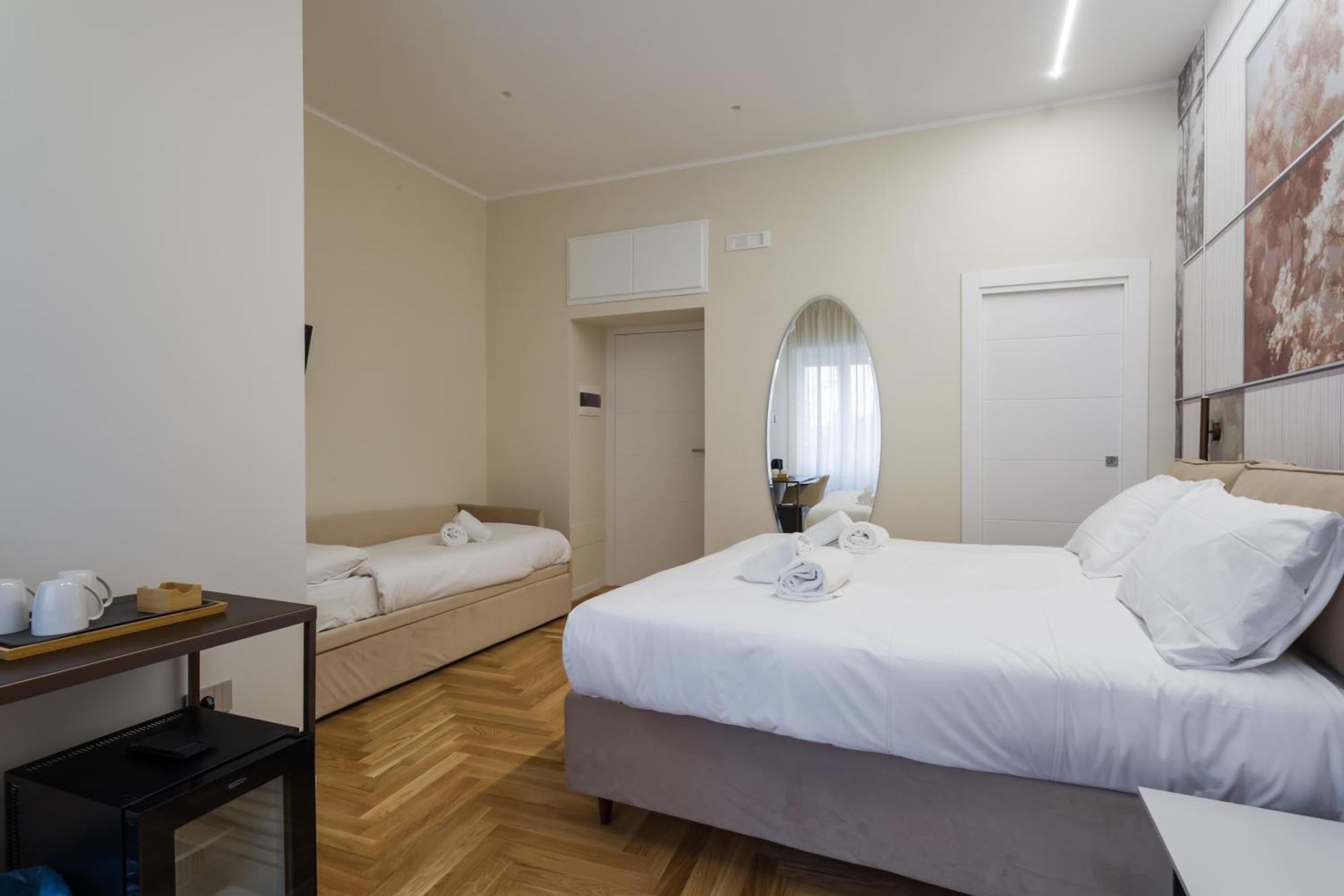 Finestra Sul Madre By Dimorra Guest house